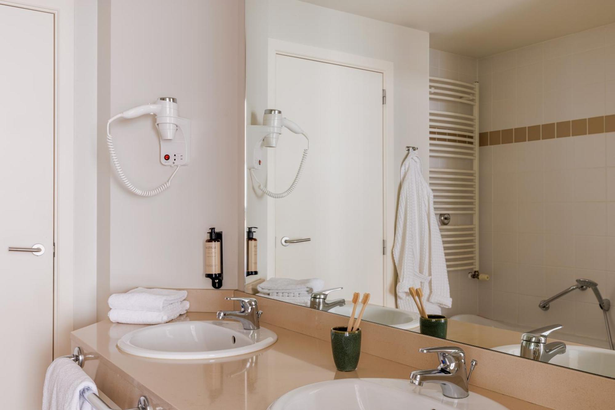 Hotel Aazaert By Wp Hotels Blankenberge Ngoại thất bức ảnh